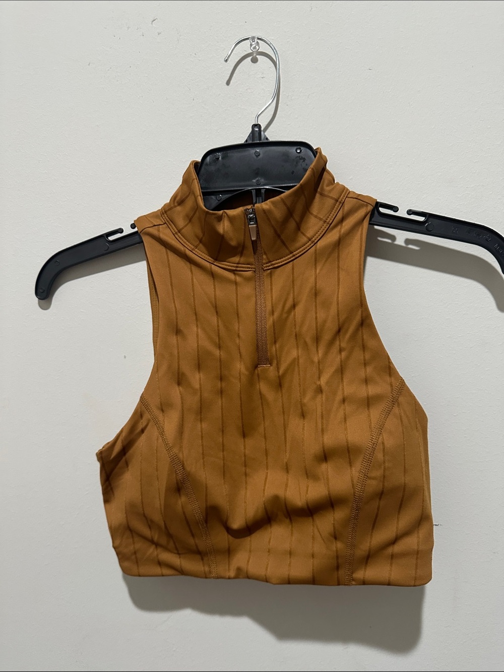 JoyLab Ribbed Mock Neck Crop Top in Camel Brown